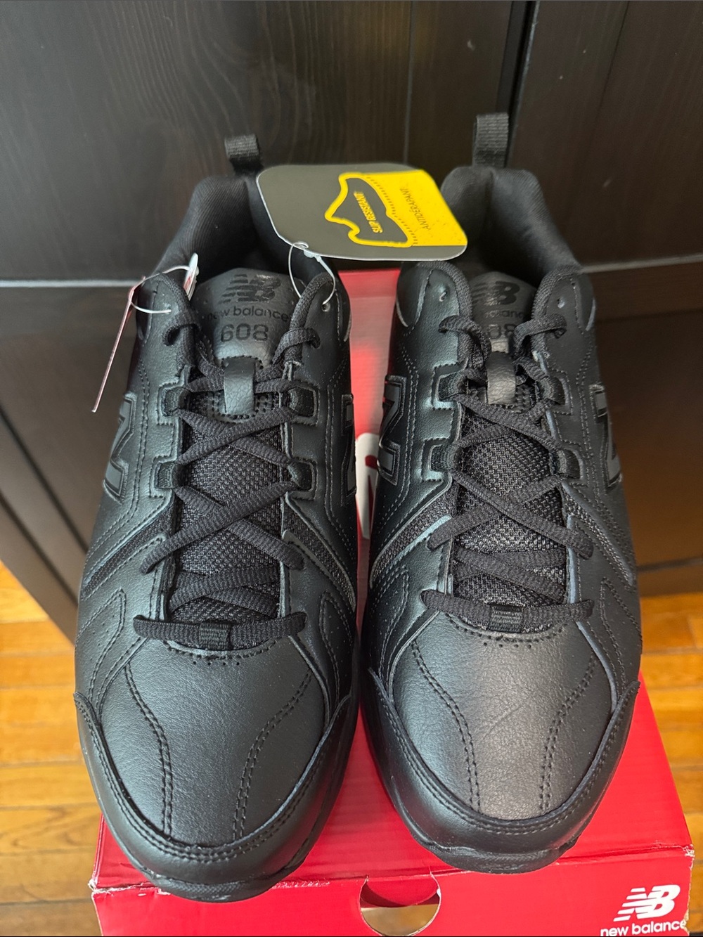New Balance Men’s Black Slip-Resistant Athletic Shoes - Picture 2 of 5